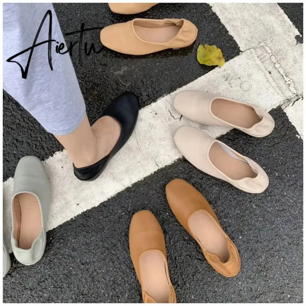 Aiertu Fashion Women Flat Shoes Autumn Outdoor Slip On Loafer Shoes High Quality Soft Leather Boat Shoes For Office Ladies