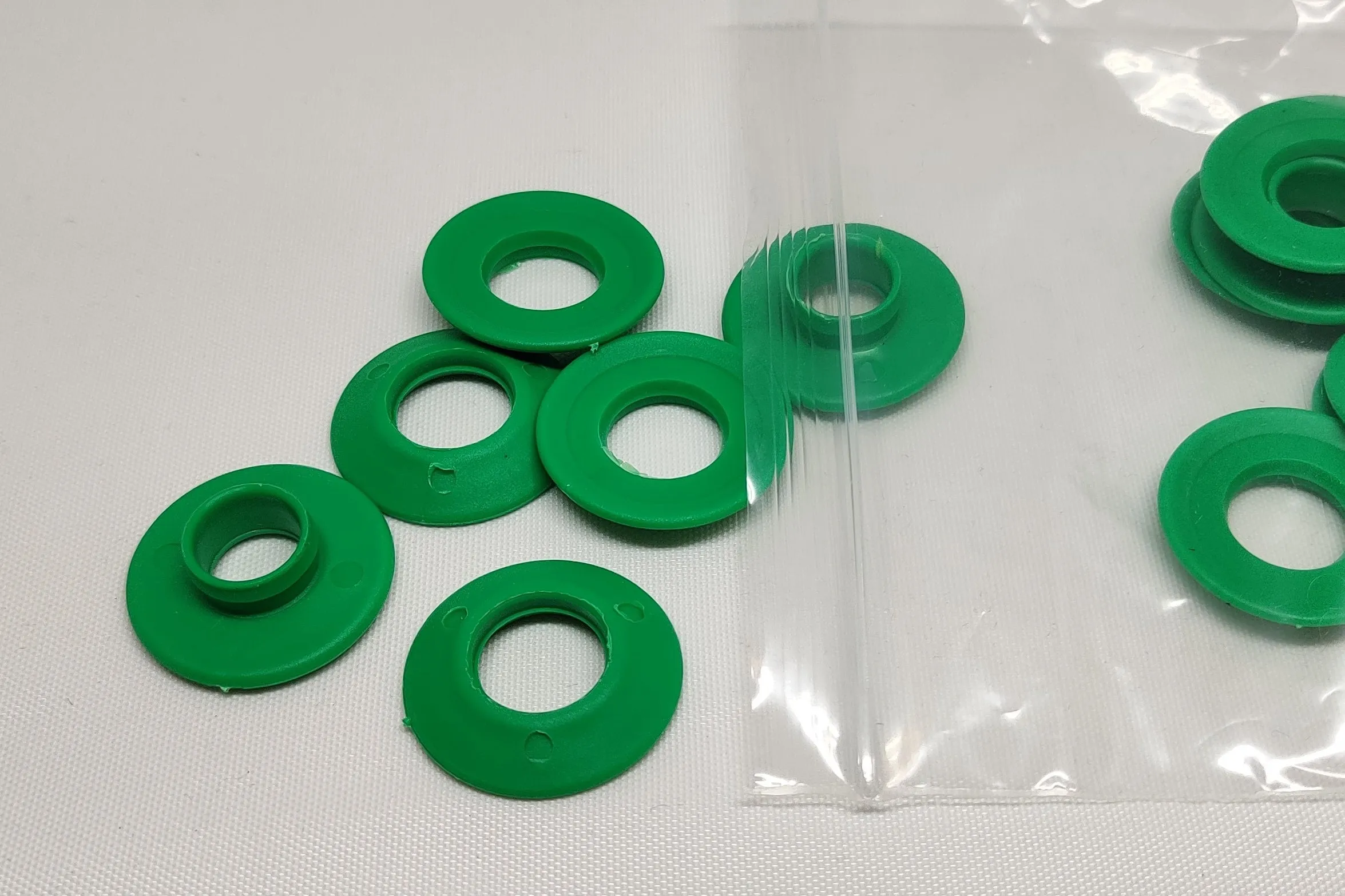 APE - Easy Fix Plastic Eyelets, Pack of 10