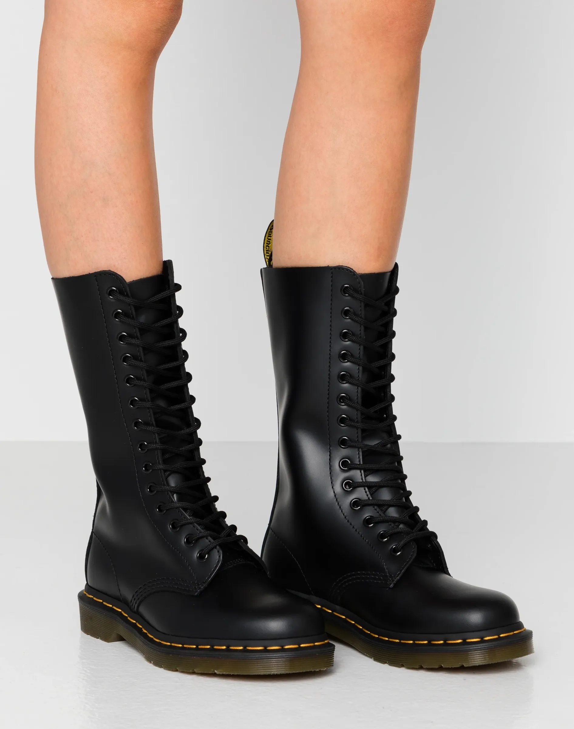 DR. MARTENS 1914 BLACK SMOOTH