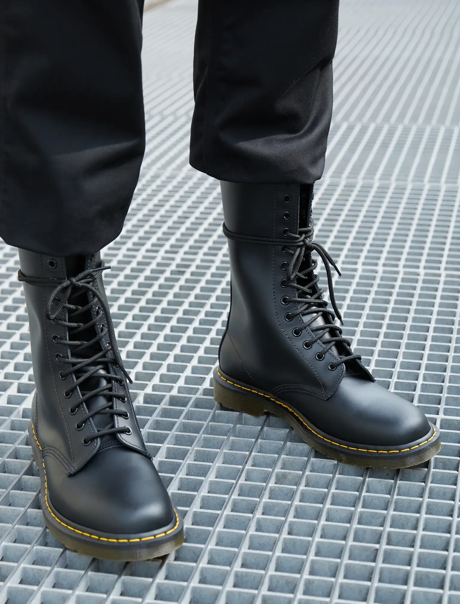 DR. MARTENS 1914 BLACK SMOOTH