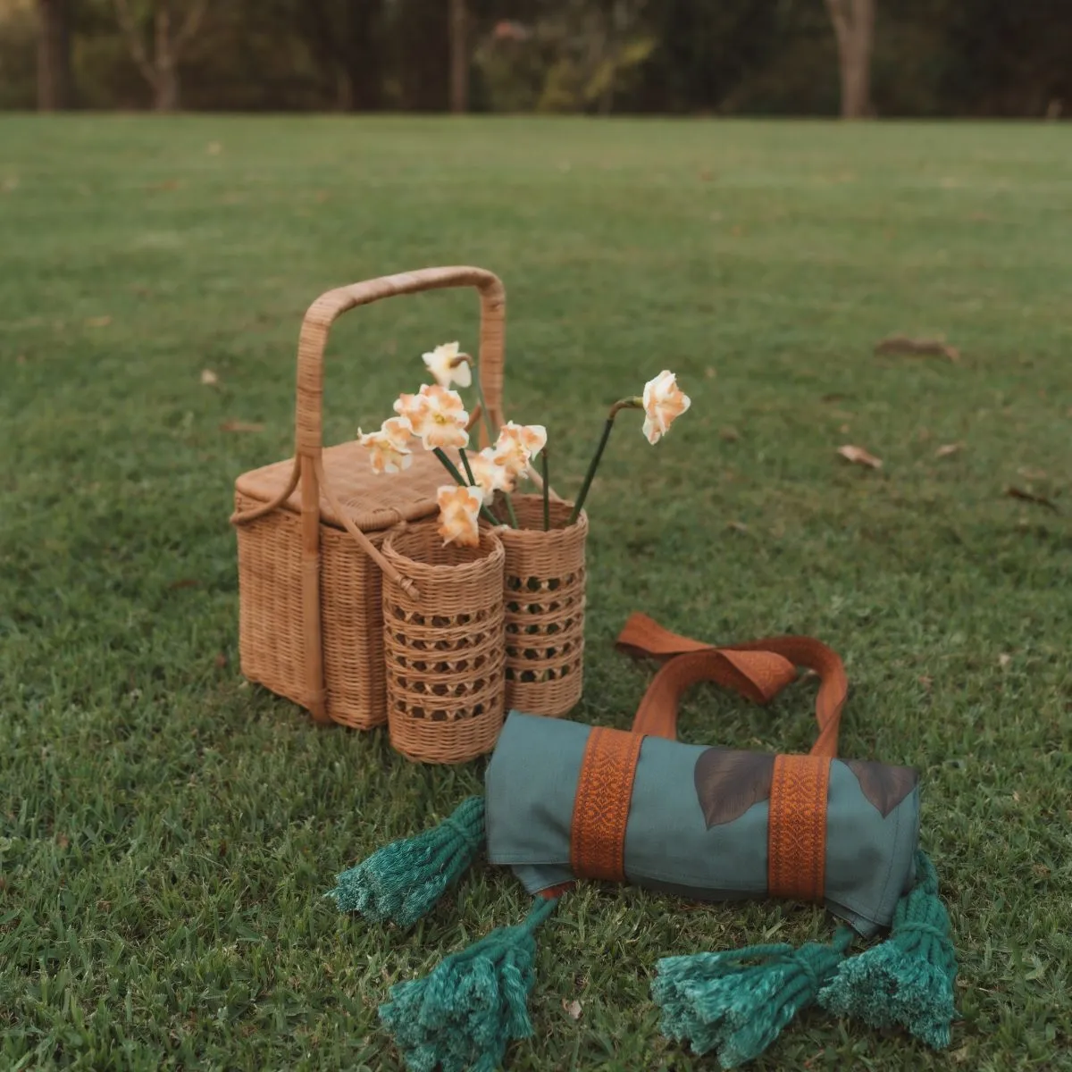 Lovers Woven Picnic Basket