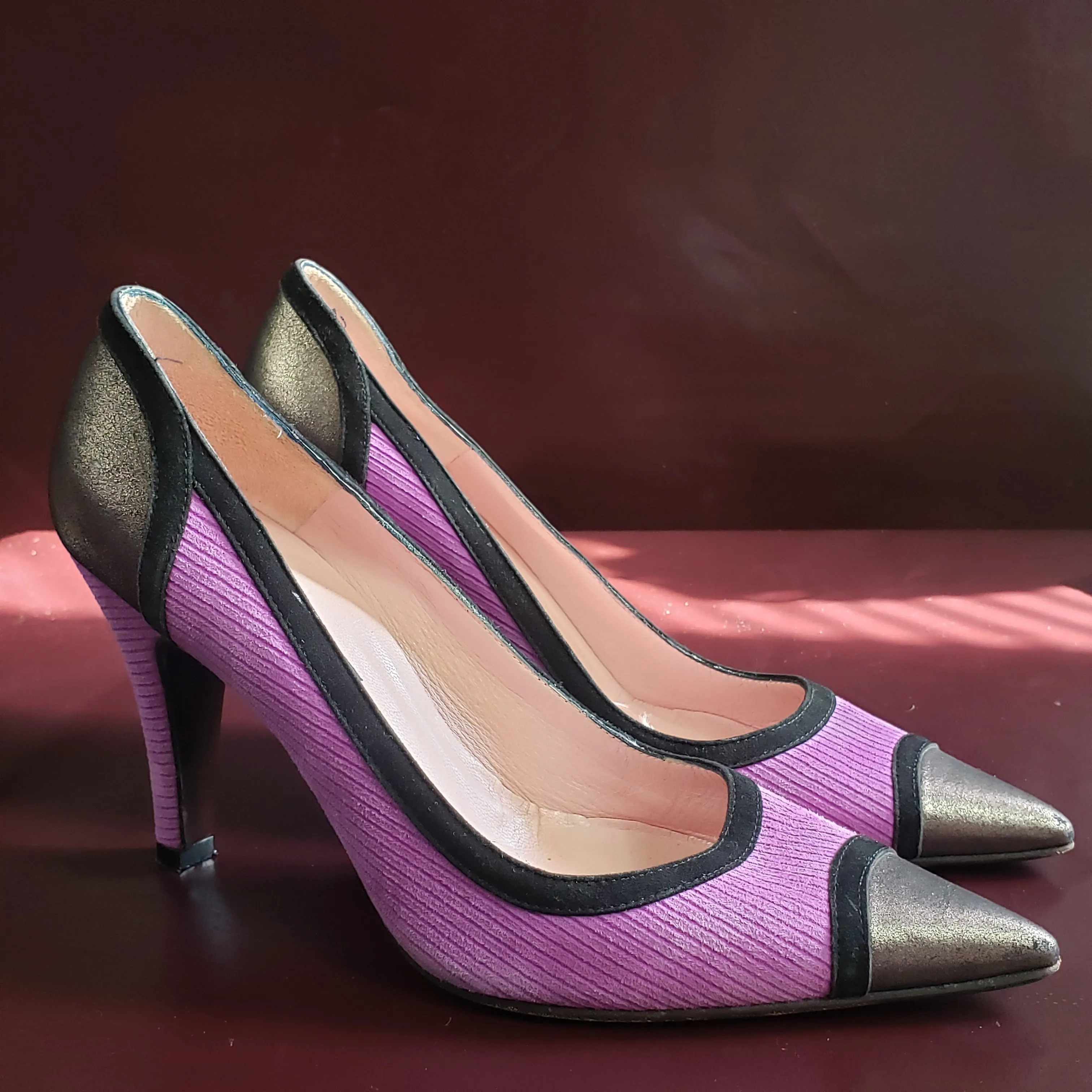 Marc Jacob's Purple Rib Pumps with Metallic Pointy Toe Tip Size 37