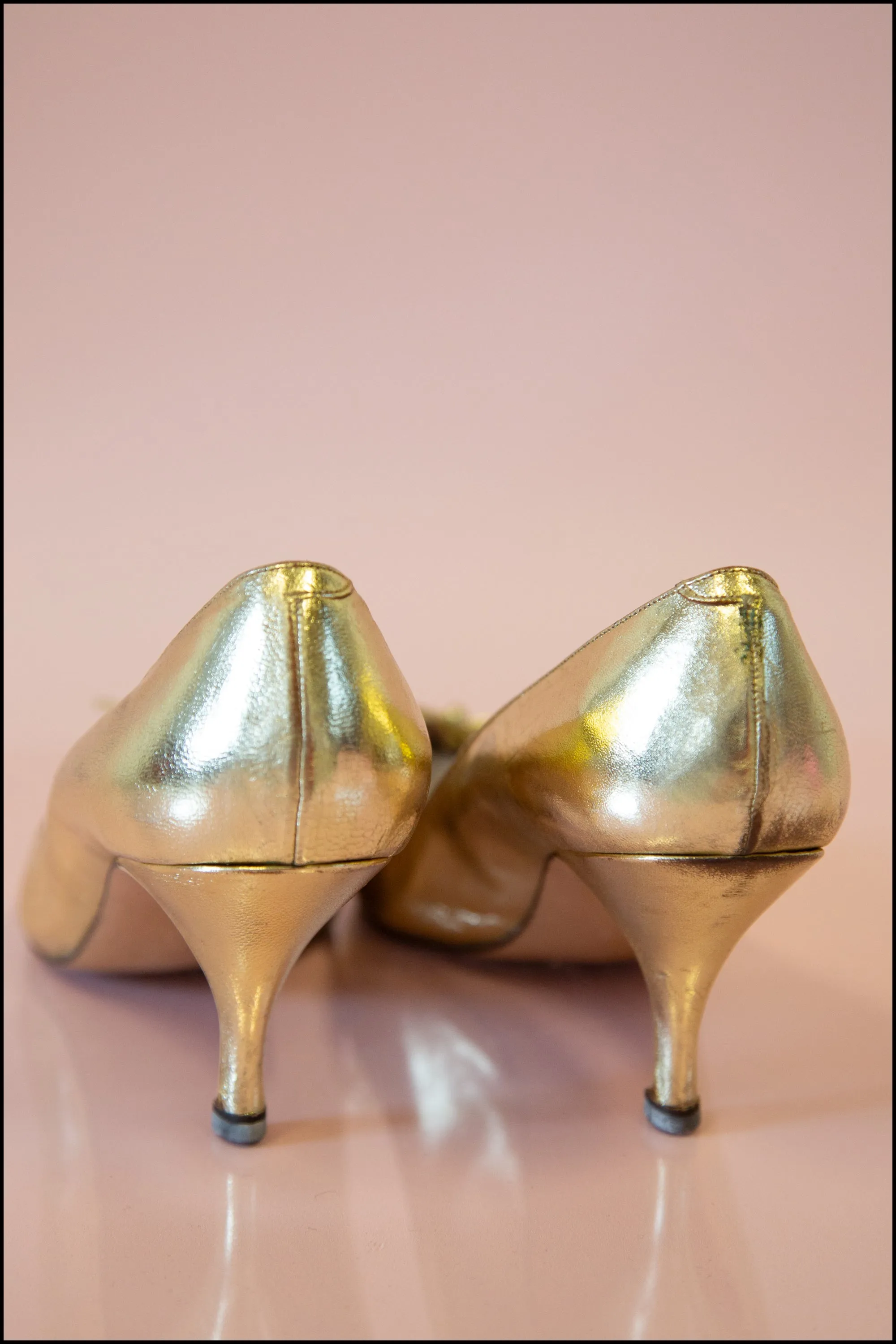 Vintage 1950s Gold Leather Shoes Size 5.5