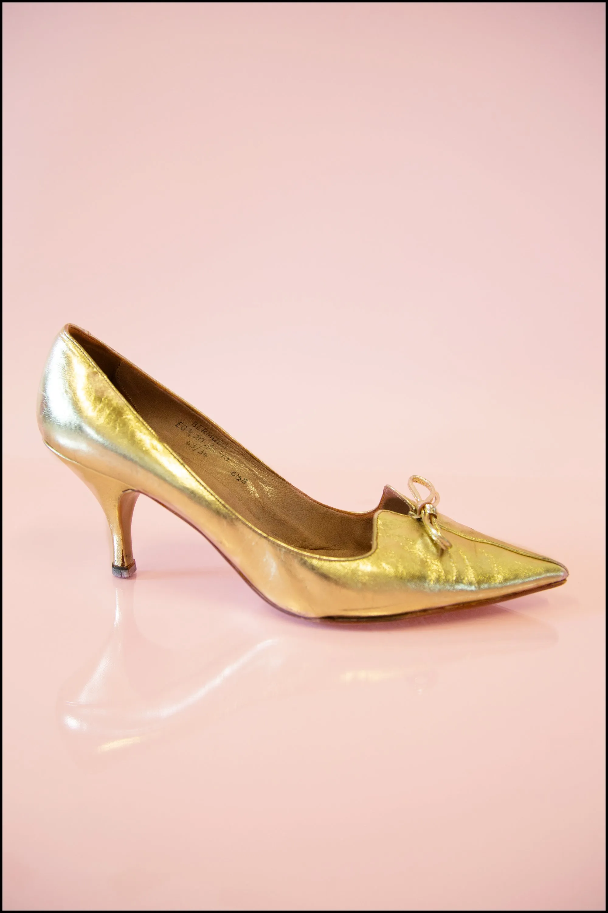 Vintage 1950s Gold Leather Shoes Size 5.5